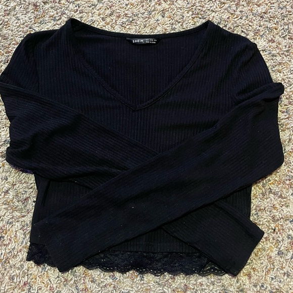 SHEIN Tops - Women’s Black V-Neck Ribbed Semi Cropped Blouse